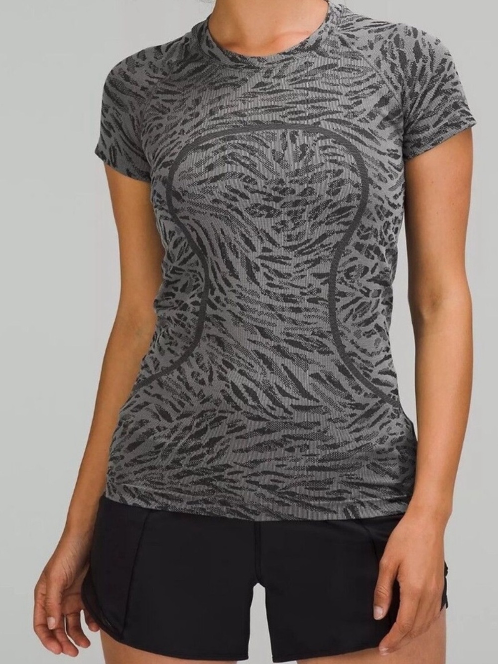 LULULEMON swiftly tech Gray Black Animal-Print Short Sleeve Tee 0